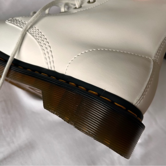 SOLD!!🧾🍒DOC MARTEN VEGAN LEATHER WHITE 1460 KEMBLE LACE UP BOOTS 7W/6M - Picture 12 of 15